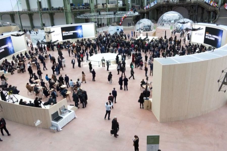 La France s'allie à huit pays pour une "IA d'intérêt général" : le partenariat "Current AI" lancé avec 400 millions de dollars.