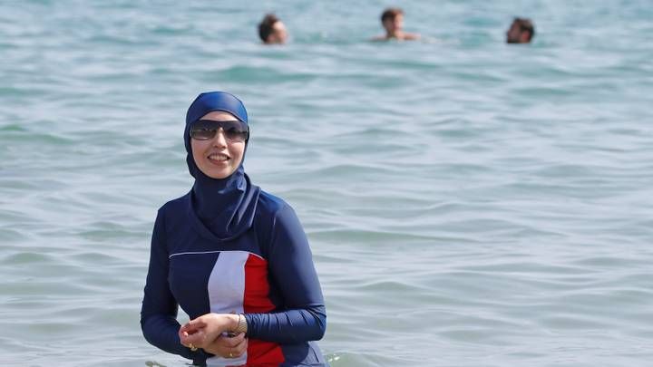 Interdiction du Burkini à Mandelieu-la-Napoule : Une Controverse Répétée