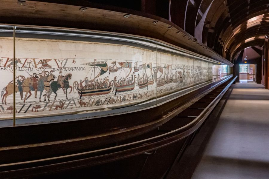 La tapisserie de Bayeux face à la controverse : une pétition massive s’oppose à son prêt au British Museum