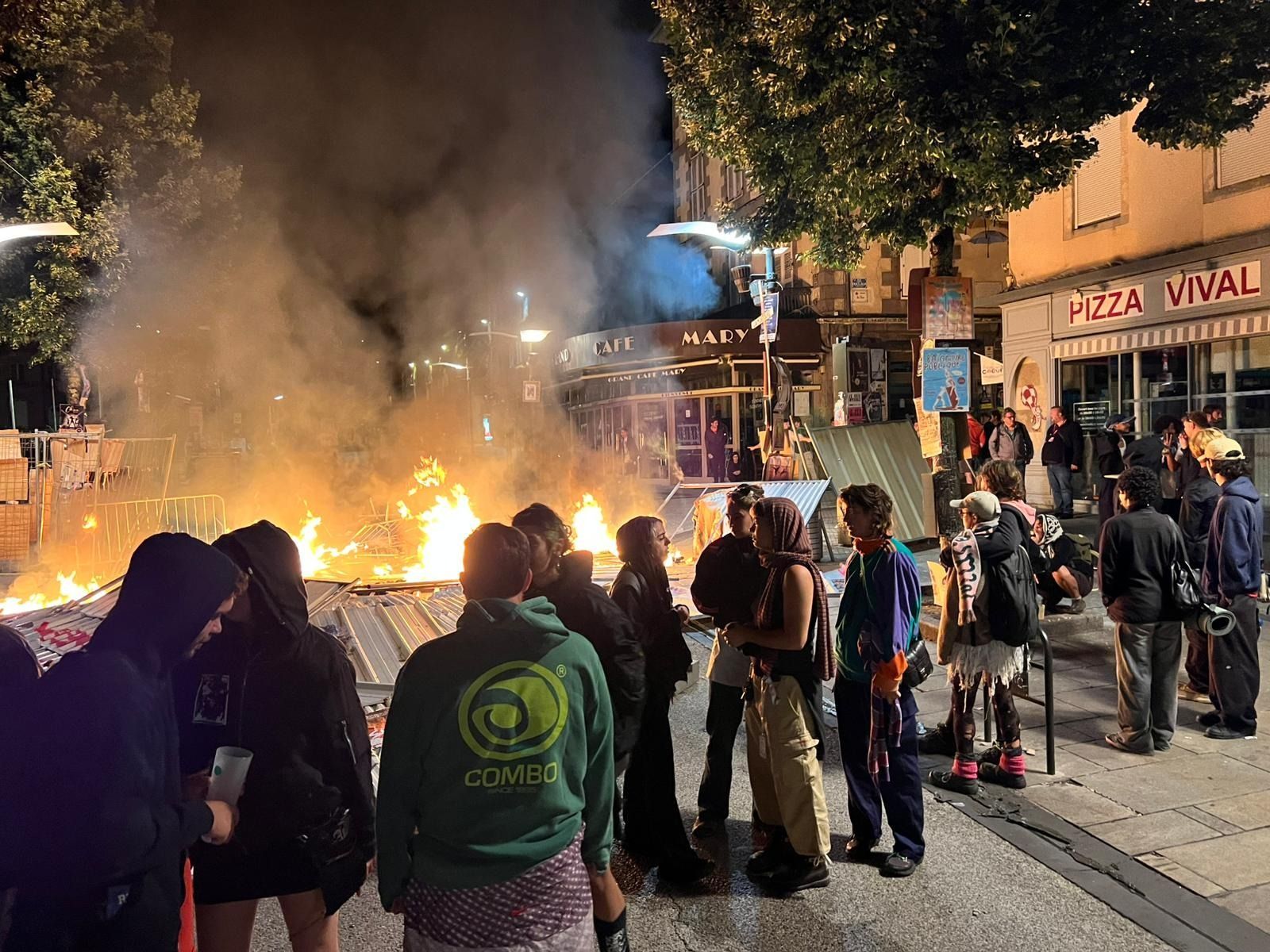 Aurillac : violences en marge du festival de théâtre de rue — quand la culture résiste