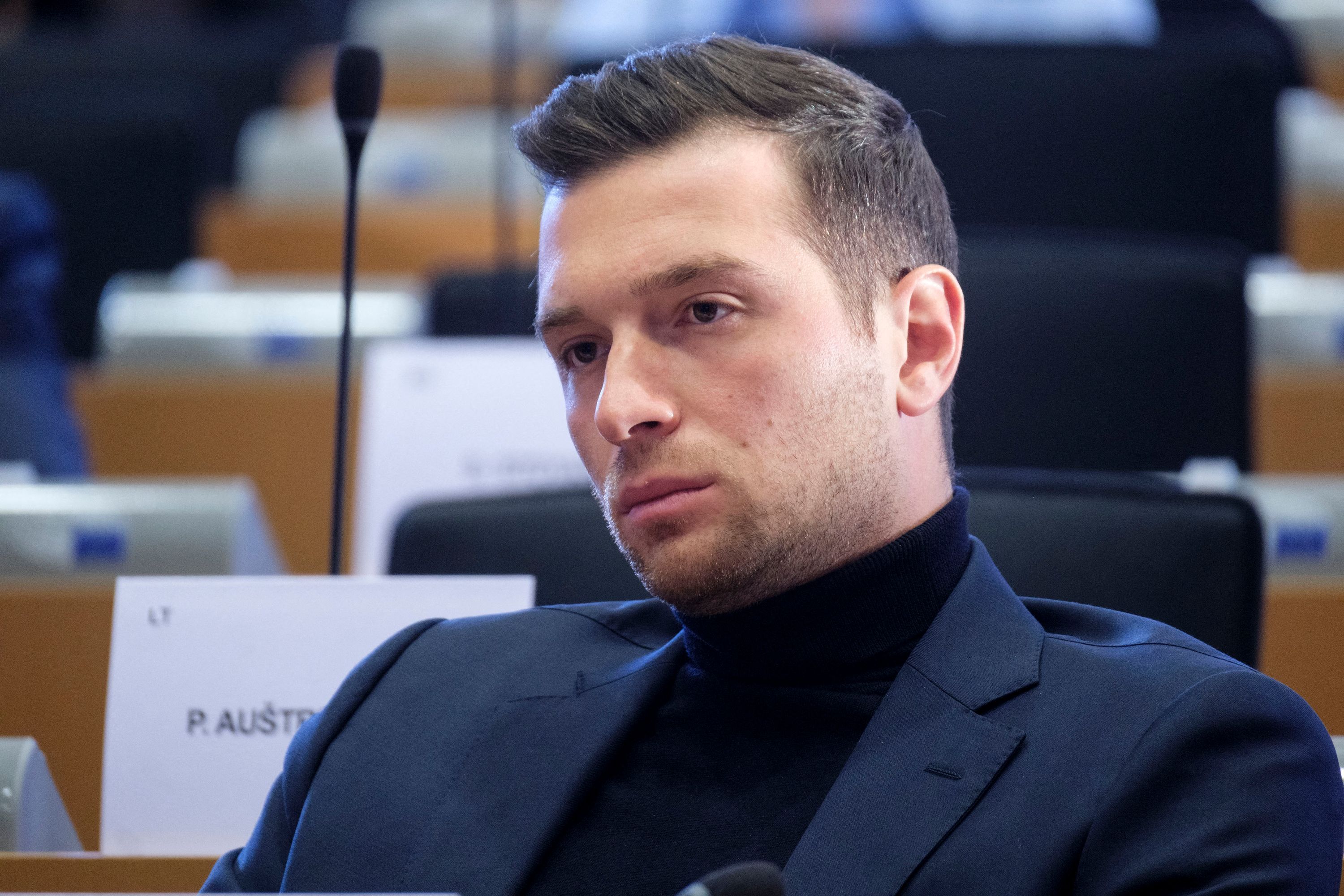 Bardella demande la "suspension immédiate" du Green Deal européen face à Trump