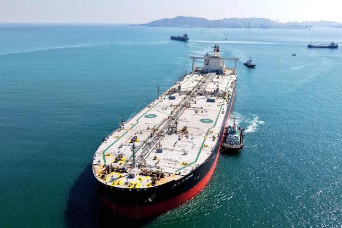 CHOC PÉTROLIER ET GEOPOLITIQUE DU MOYEN-ORIENT : LE BARIL DÉPASSE LES 100 DOLLARS ET MENACE L'ÉCONOMIE MONDIALE