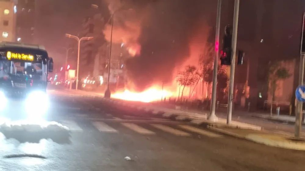 Attaque d'un bus israélien : Escalade des tensions régionales