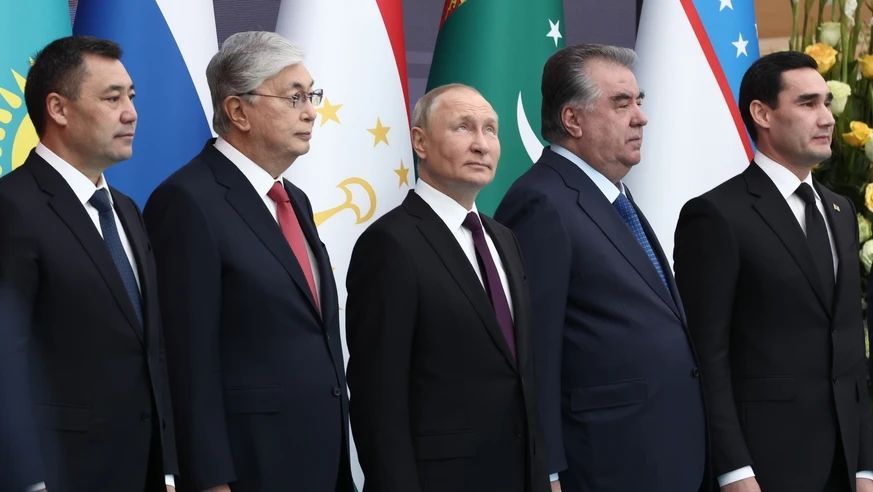 « La part du fardeau » : le leadership américain dans le conflit ukrainien remis en cause ?