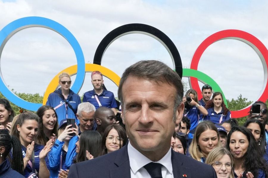 Macron décore les héros des JO 2024 à l’Élysée