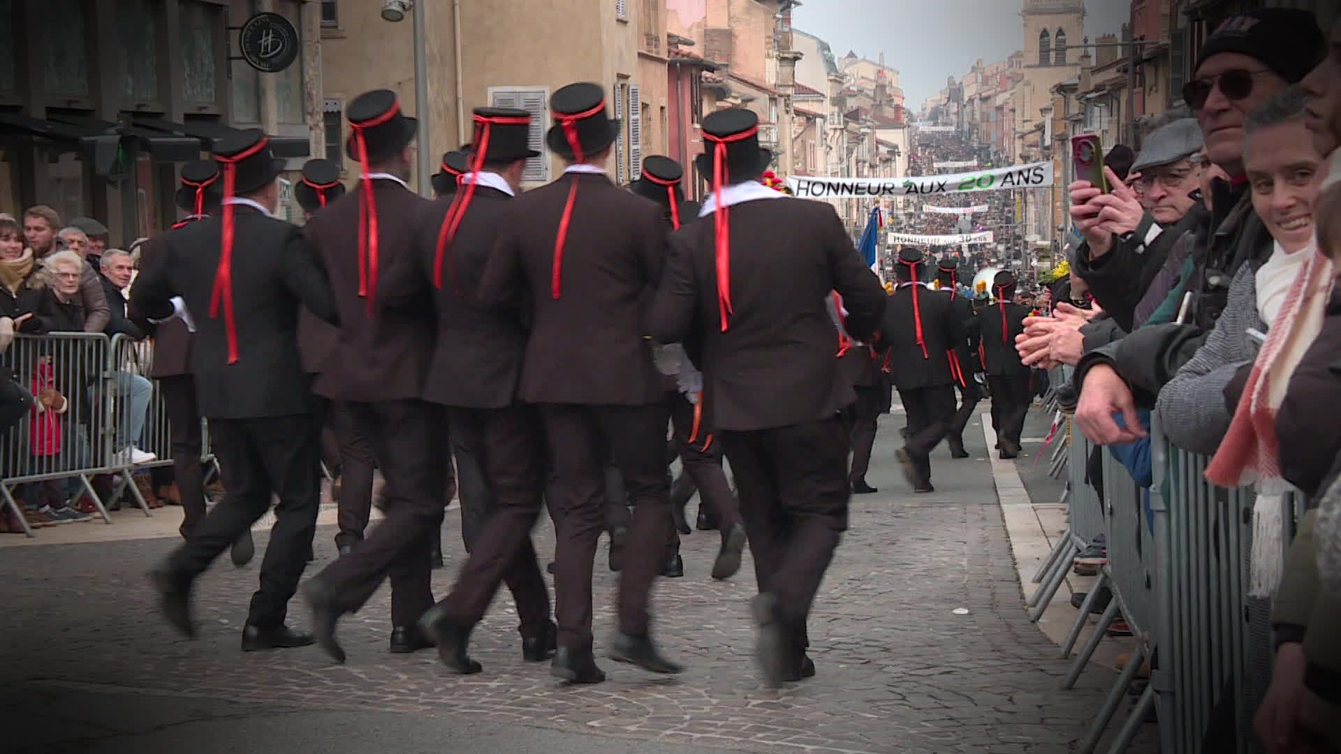 Dans le Beaujolais, la Fête des conscrits de Villefranche visée par une plainte pour discrimination sexiste