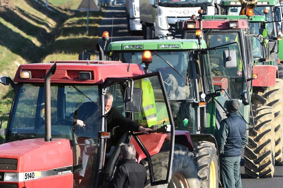 OMONDO ECONOMIE - Agriculture : Michel Barnier promet une "pause sur les normes" face au "ras-le-bol" des producteurs