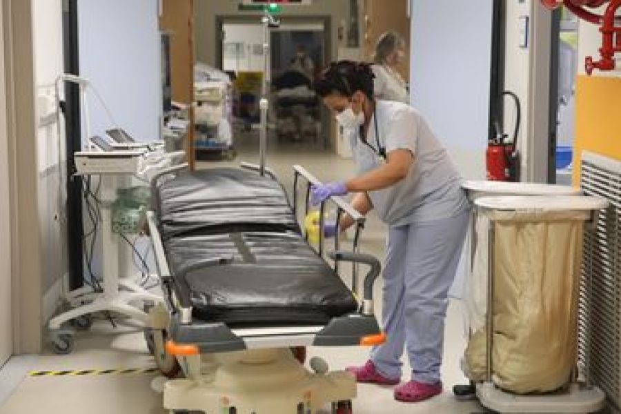 Les hôpitaux français en mauvaise santé : un système sous pression