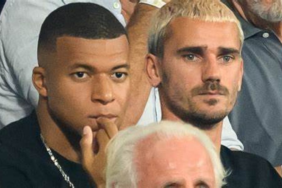 OMONDO SANTÉ - Israël-France : malaise Mbappé, nouvelle ère des Bleus, Tchouaméni capitaine… Les vérités de Deschamps Un regard sur l'équipe nationale avant un match crucial