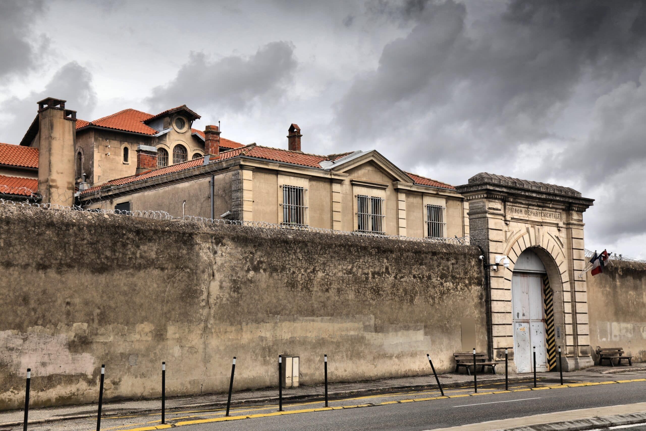 Prisons françaises, surpopulation carcérale et crise du système pénitentiaire