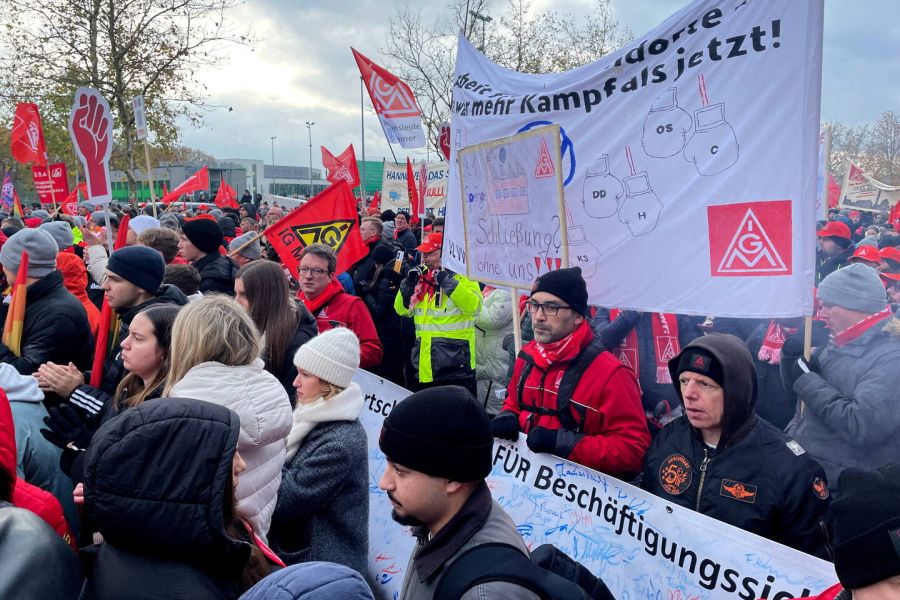 Volkswagen : les salariés allemands appelés à la grève, tensions sociales en vue