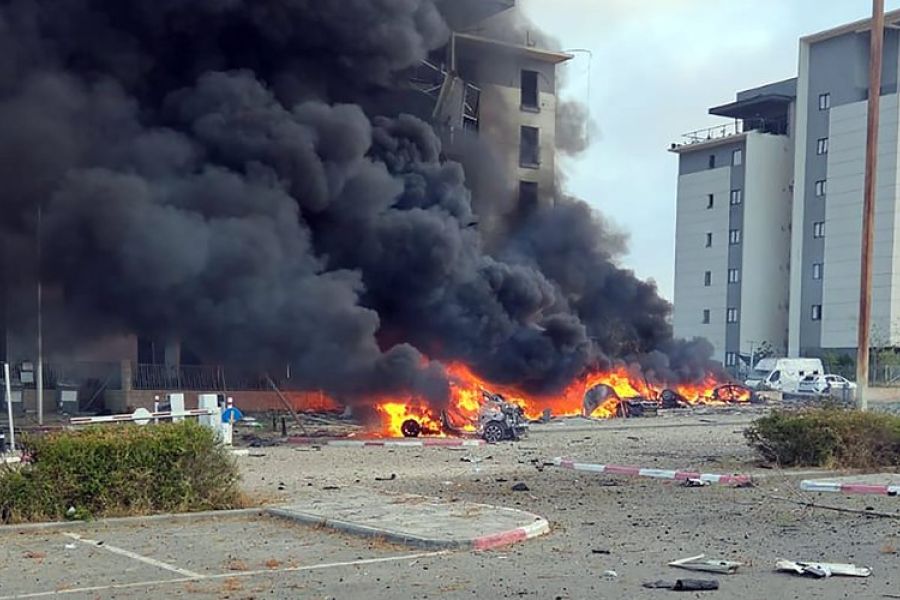 Téhéran lance des missiles sur Israël, l’aéroport Ben Gourion ciblé