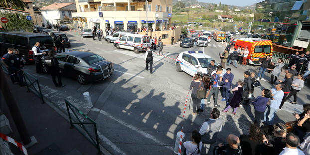 OMONDO SOCIÉTÉ : Fusillade meurtrière dans un lycée américain - Un suspect de 14 ans arrêté