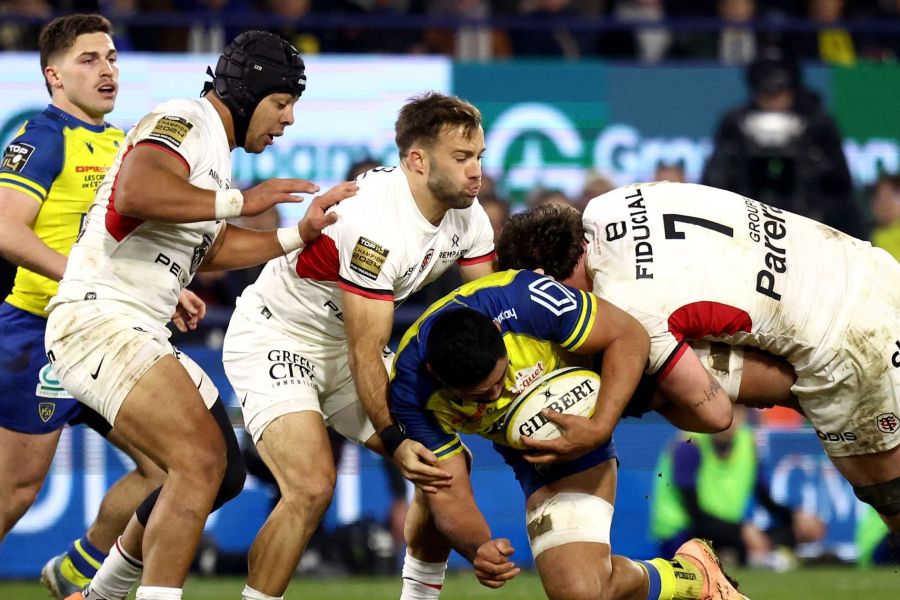 Privé de ses Internationaux, le Stade Toulousain S'Impose Largement à Clermont et Redevient Leader