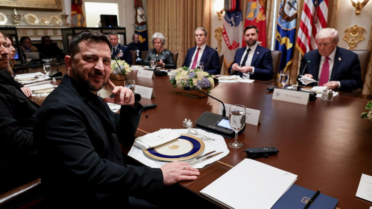 1 Sommet de Mar-a-Lago : Le face-à-face Zelensky-Trump redéfinit l'ordre mondial