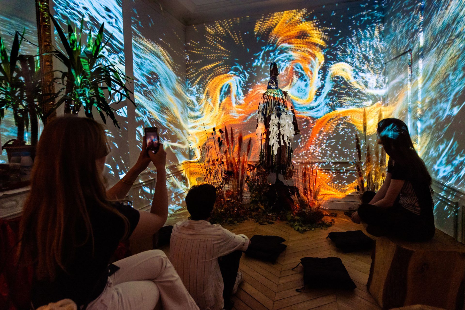 LA RENAISSANCE DE L'ART IMMERSIF À PARIS – ENTRE PATRIMOINE HISTORIQUE ET FUTURISME NUMÉRIQUE