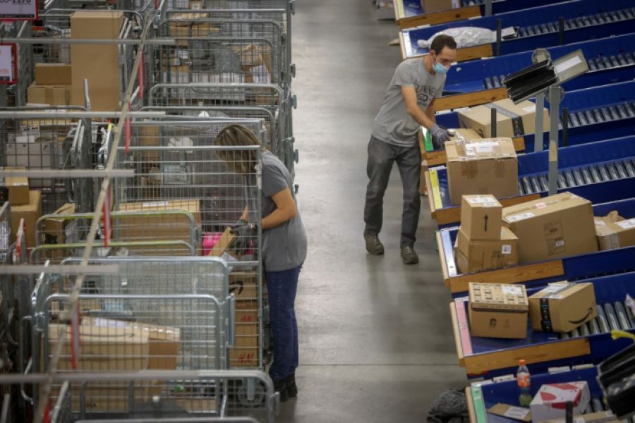 Bruxelles veut taxer les petits colis venus de Chine – Un tournant dans la régulation du e-commerce