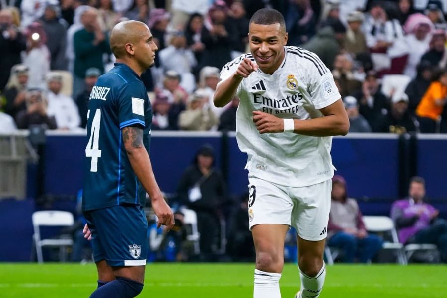 Foot : Le Real Madrid remporte la Coupe intercontinentale - Un triomphe sans forcer