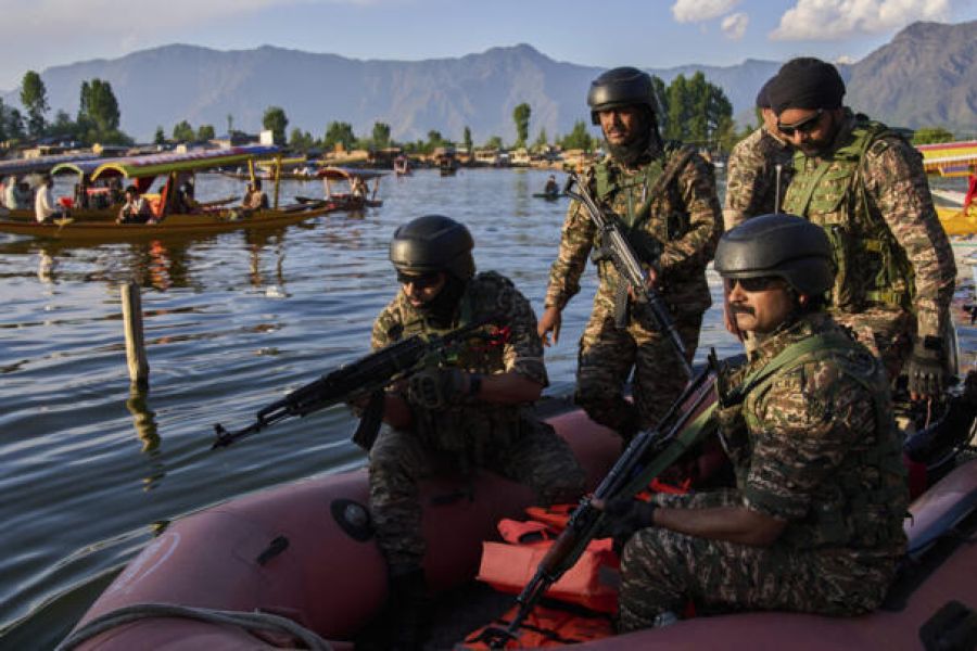 Inde/Pakistan : flambée de violence au Cachemire, le spectre nucléaire ressurgit