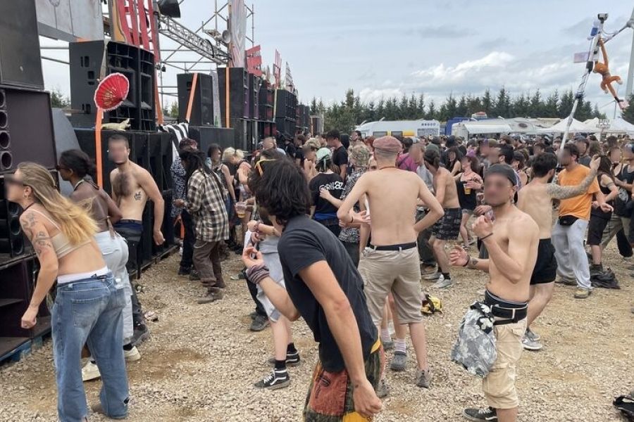 Lozère : Démantèlement d’une rave-party géante, entre tolérance et autorité publique
