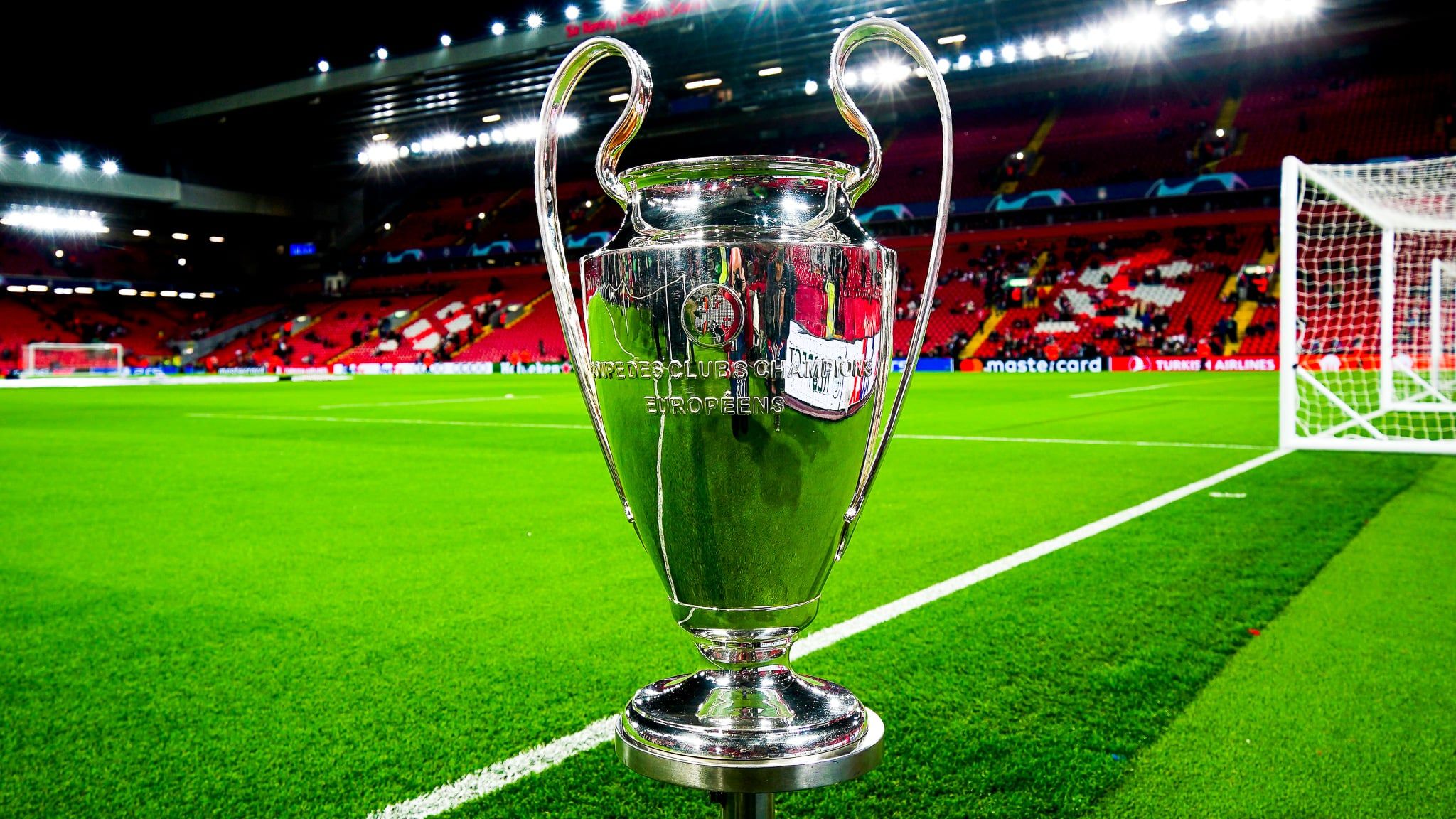 LIGUE DES CHAMPIONS : LE FOOTBALL EUROPÉEN COMME DERNIER VECTEUR D’UNITÉ ?