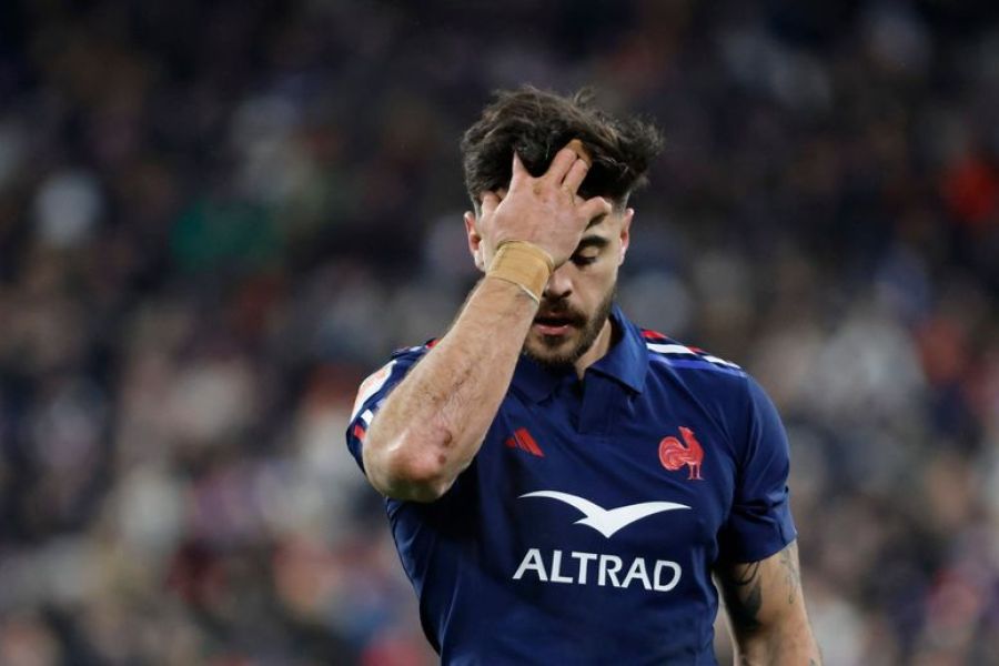 XV de France : Romain Ntamack saura lundi s’il peut affronter l’Italie