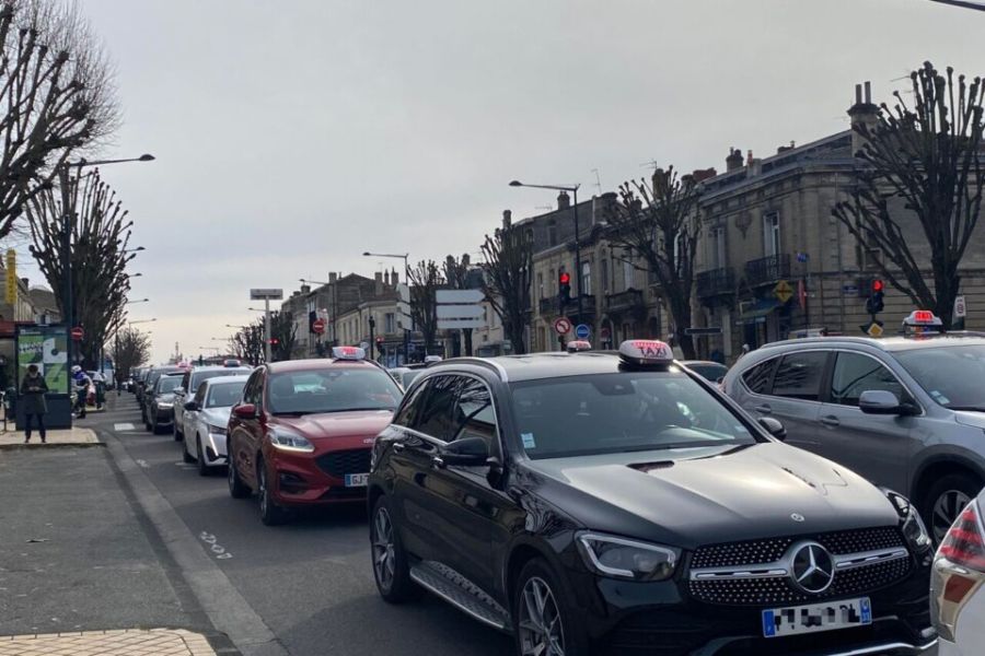 Mobilisation Massive des Taxis à Paris et en Île-de-France – Blocage, Enjeux et Réactions au Mouvement du 5 septembre