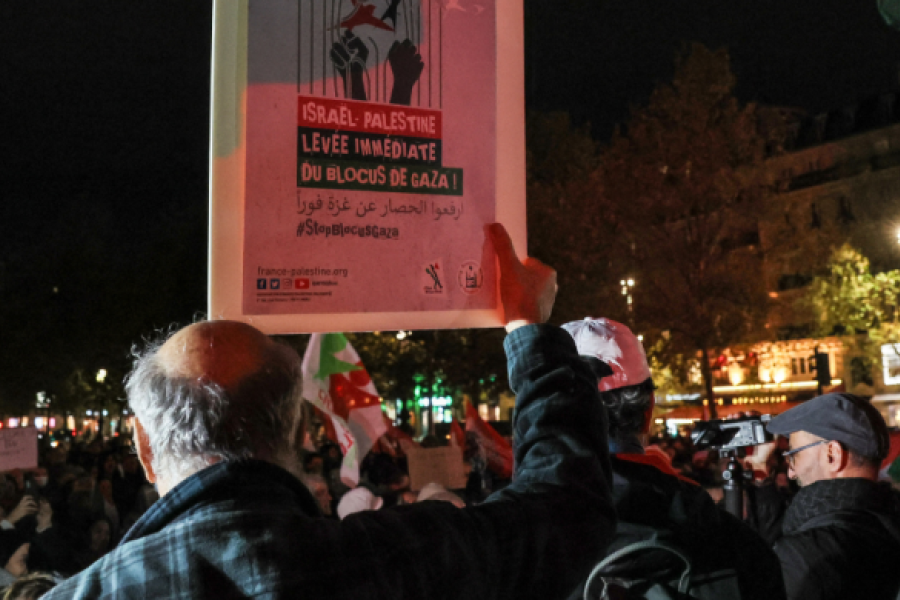 Polarisation sociale et montée des populismes : la démocratie sous tension en 2025