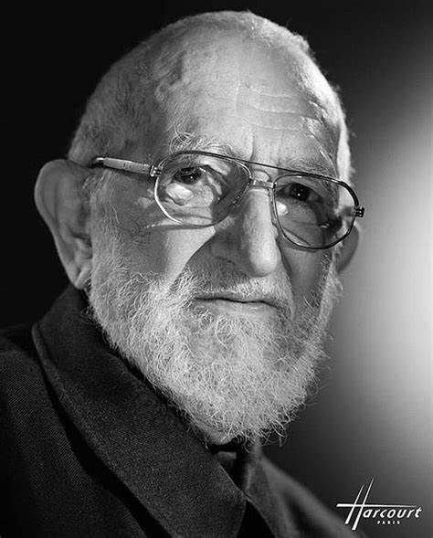 OMONDO SOCIÉTÉ - Nouvelles accusations contre l'abbé Pierre : une instance de réparation demandée