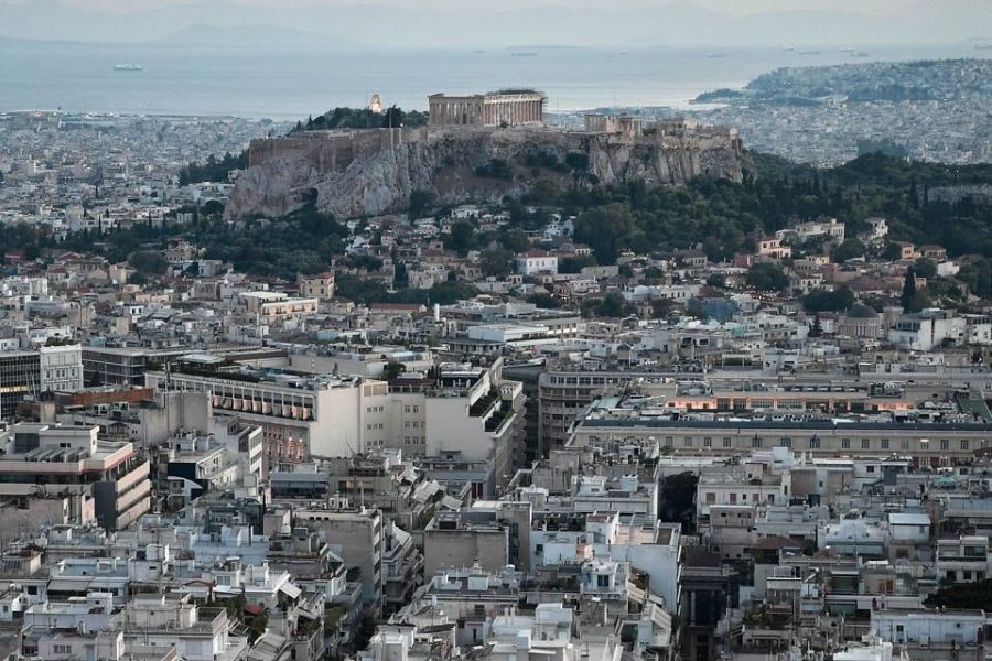 Athènes restreint les locations de courte durée pour endiguer la crise du logement