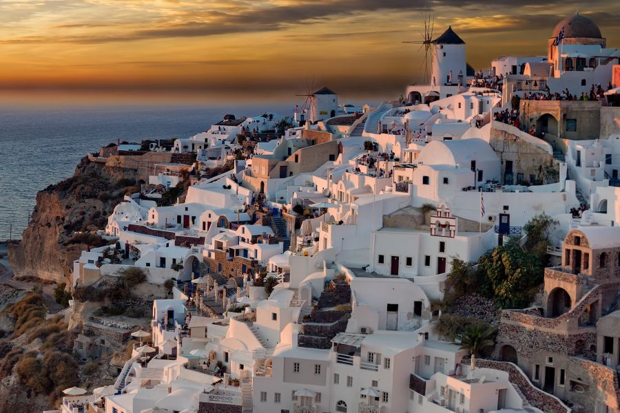 Grèce - La résilience face aux séismes, focus sur les irréductibles de Santorin