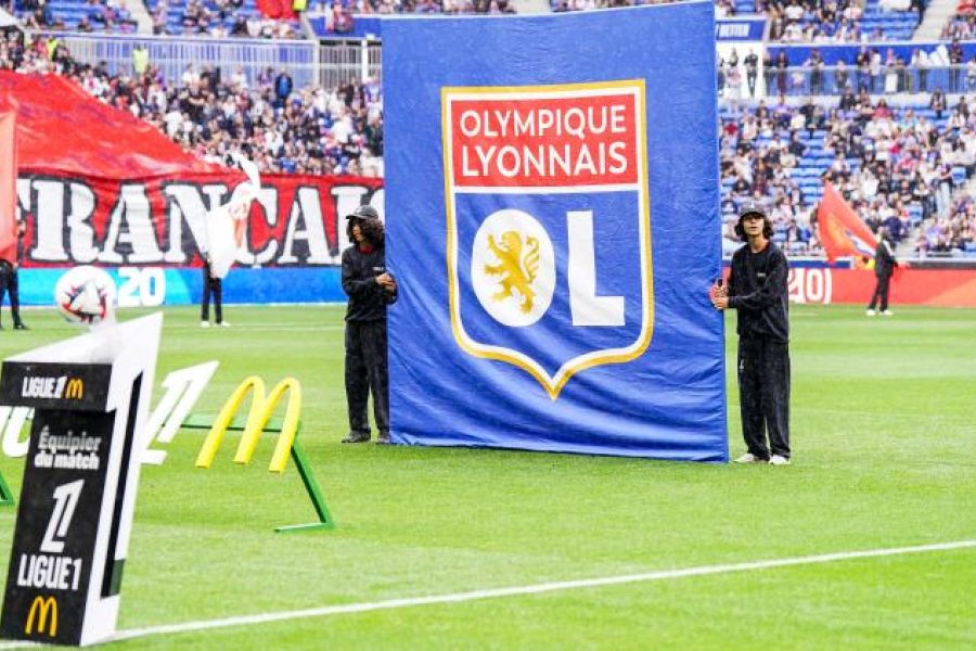 L’Olympique lyonnais interdit de recrutement jusqu’à l’été 2026 par la FIFA