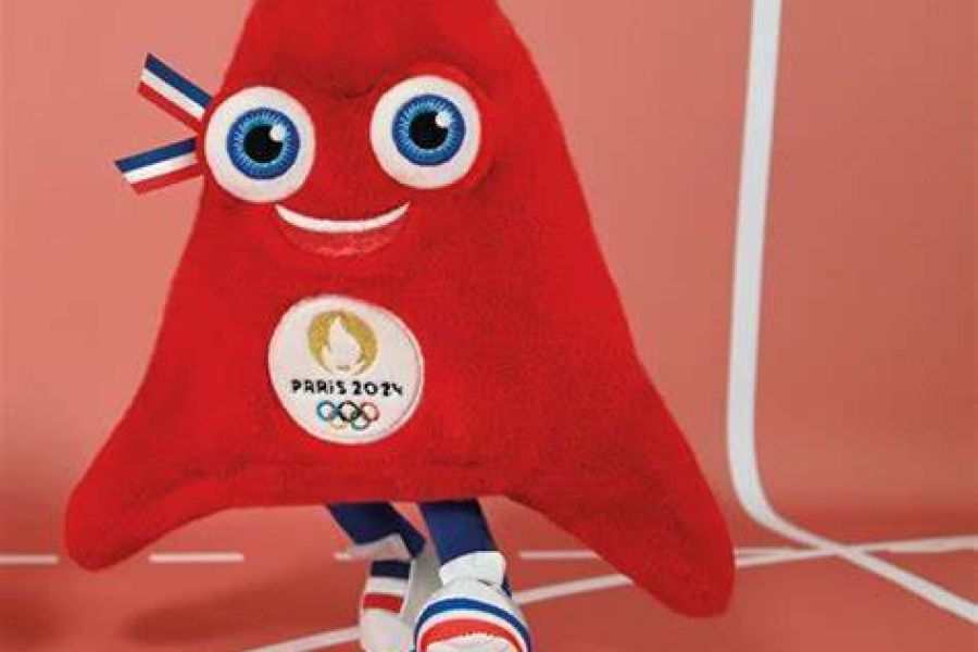 Omondo Culture : La peluche Phryge, mascotte de Paris 2024, connaît un succès phénoménal