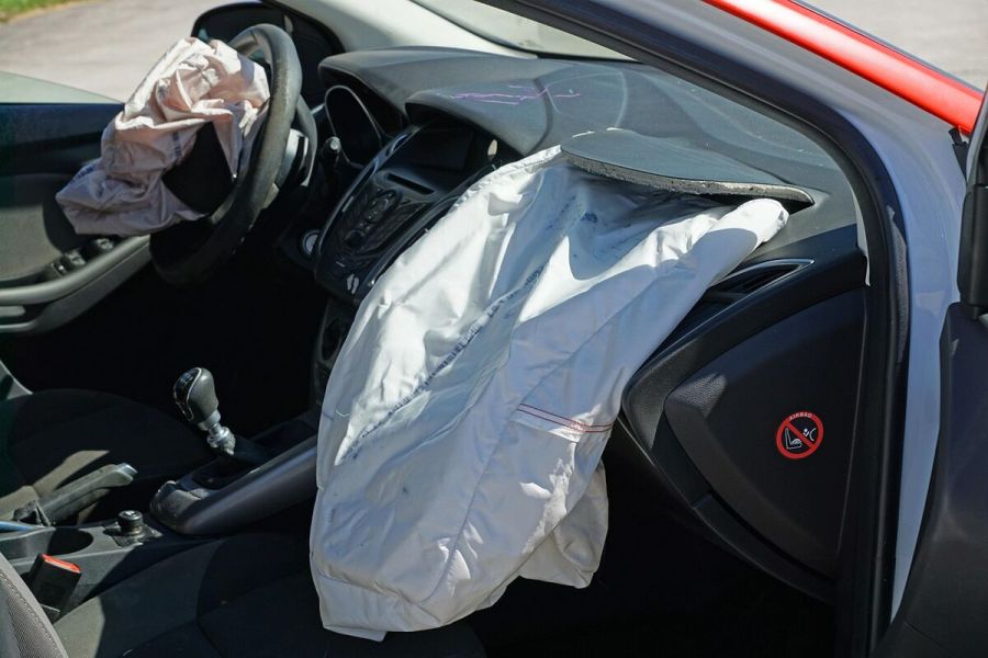 Airbags Takata : extension du rappel à tous les véhicules concernés – Un scandale mondial et un défi pour la sécurité routière