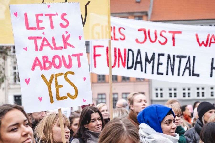 Justice et Genre : Le "Non-Consentement Explicite" entériné dans la nouvelle législation européenne sur le viol.