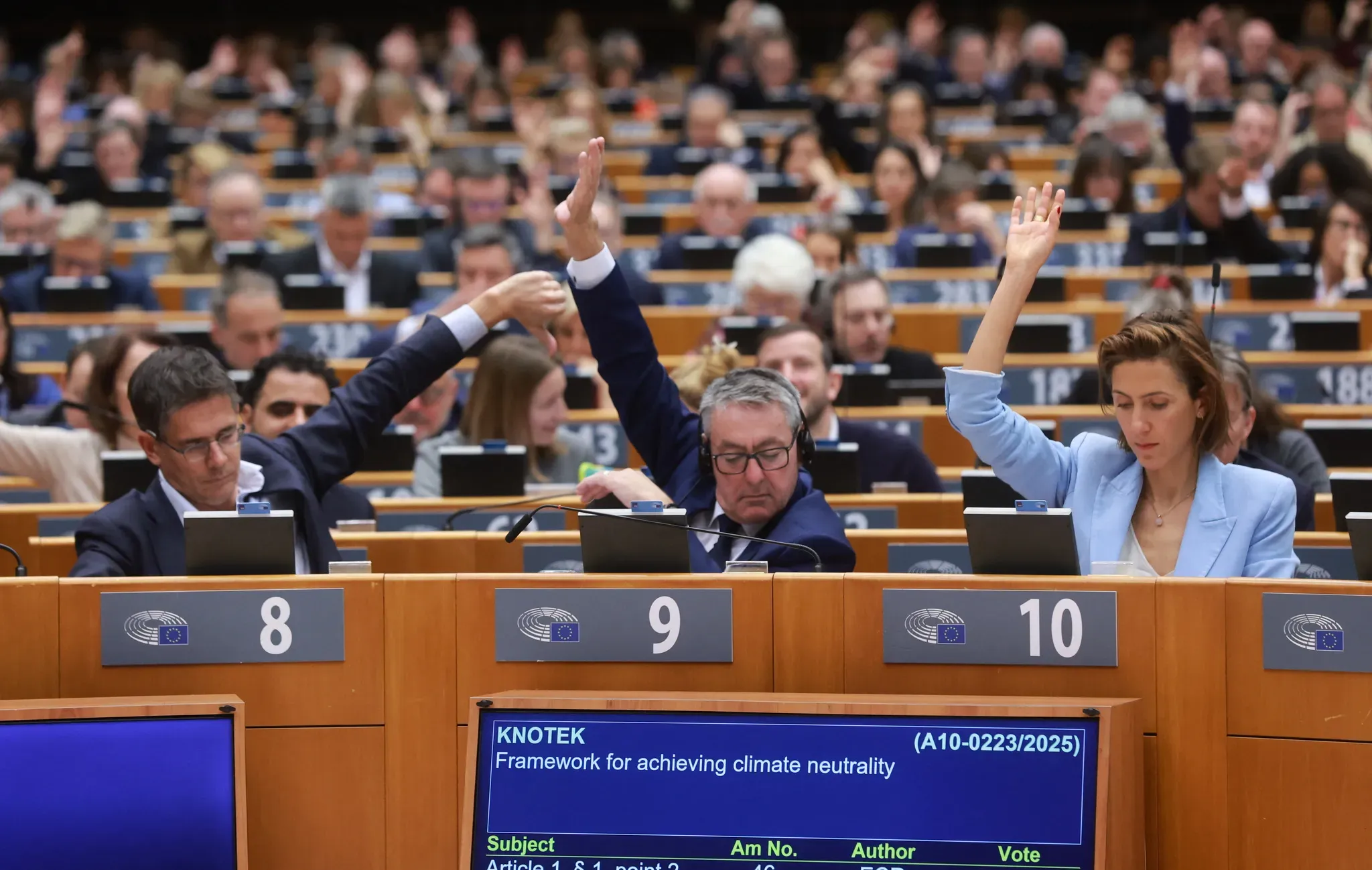 Parlement Européen : Le débat crucial sur la réduction de 90% des émissions de CO2 d'ici 2040