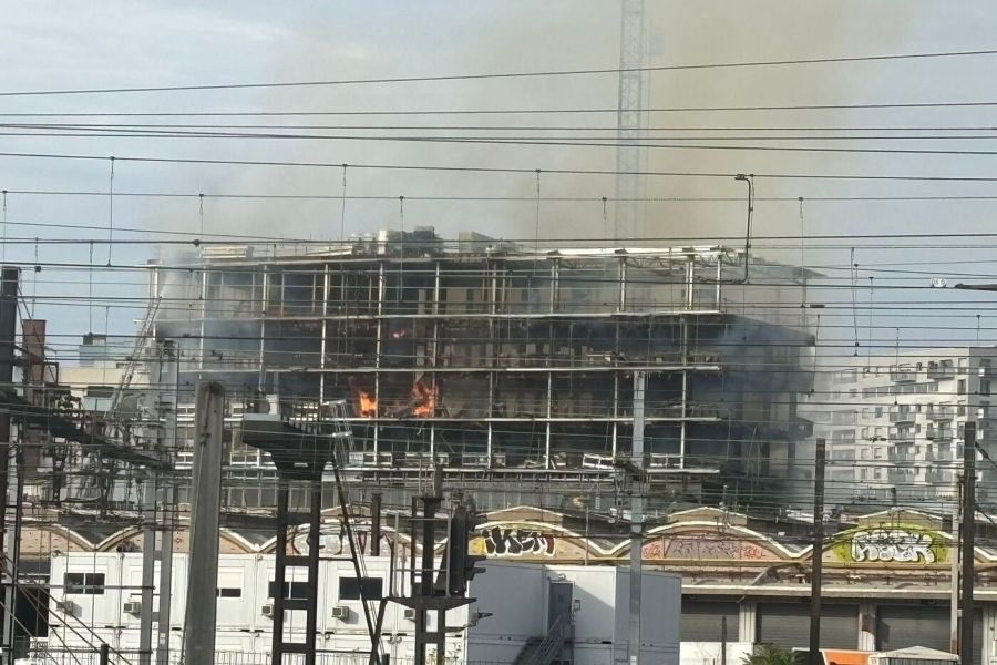 Paris : Incendie d’ampleur dans un immeuble du 12e arrondissement, plus de 180 pompiers mobilisés