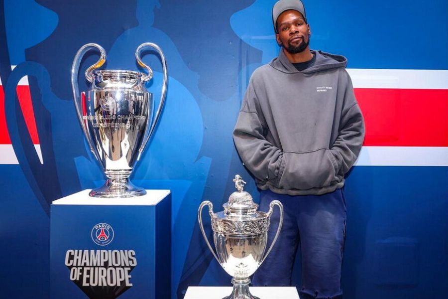 Kevin Durant, superstar NBA, devient actionnaire minoritaire du PSG : vers une franchise NBA à Paris ?