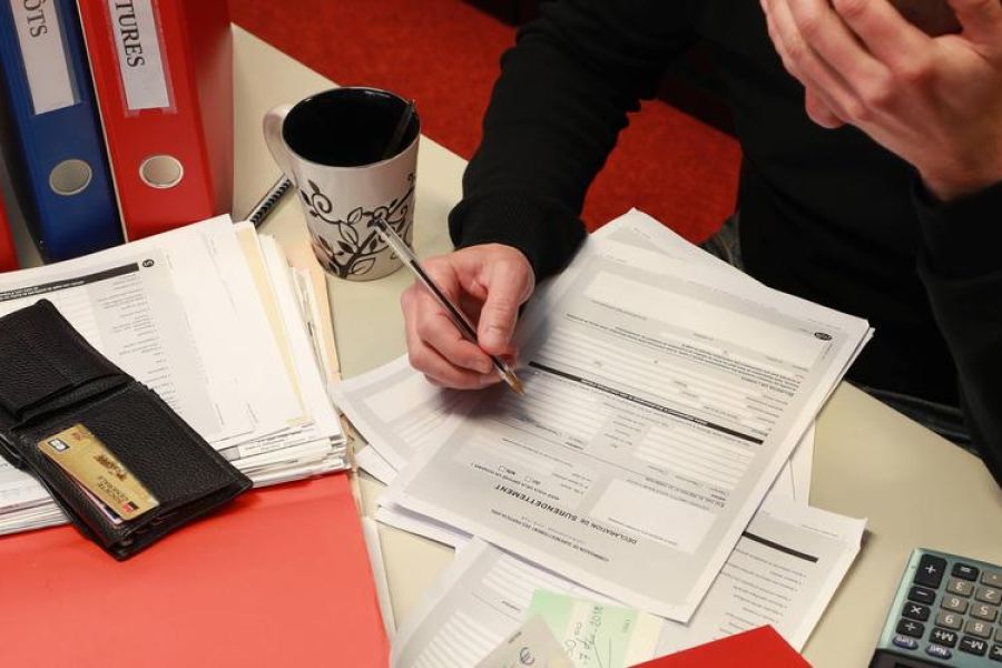 Surendettement, le gouvernement durcit l’accès aux crédits à la consommation