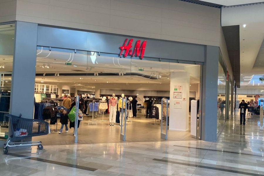 Une femme accouche en plein centre commercial près de Toulouse