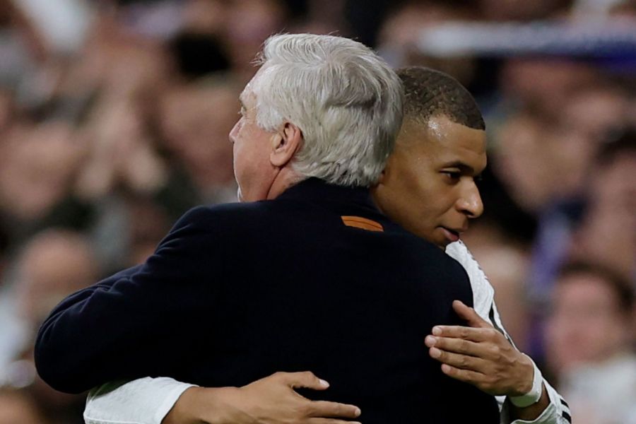 Foot : Pour Carlo Ancelotti, Kylian Mbappé est "capable d'égaler Cristiano Ronaldo" au Real Madrid : Un défi à la hauteur des ambitions du jeune prodige ?