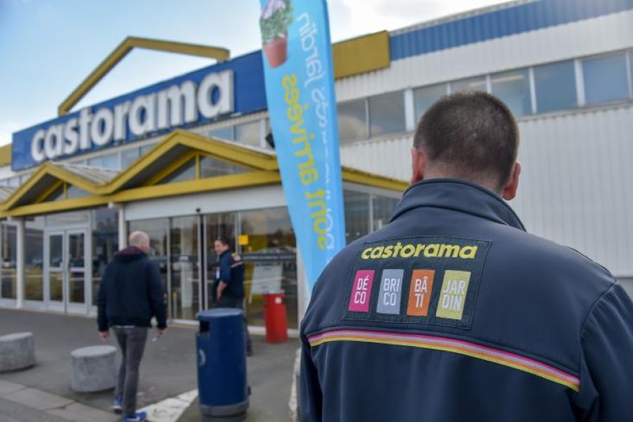 Castorama et Leroy Merlin réduisent leurs effectifs : le secteur du bricolage face à de nouveaux défis