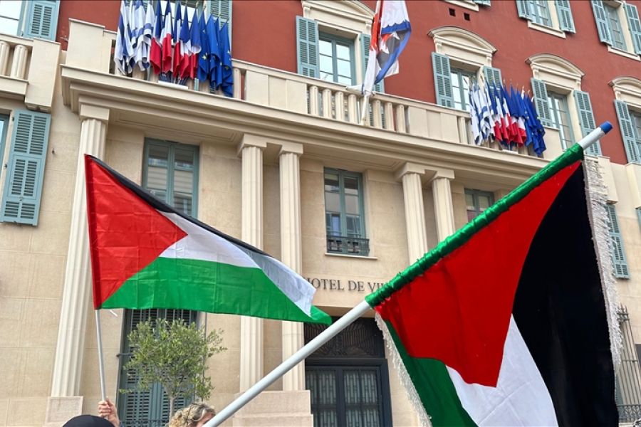 Nice sommée de retirer le drapeau israélien – Neutralité ou solidarité ? Le débat fait rage