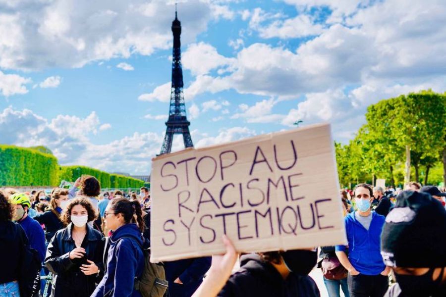 La Nouvelle France face au Racisme et à la Colonisation des Esprits : Le Diagnostic de l'Insoumission
