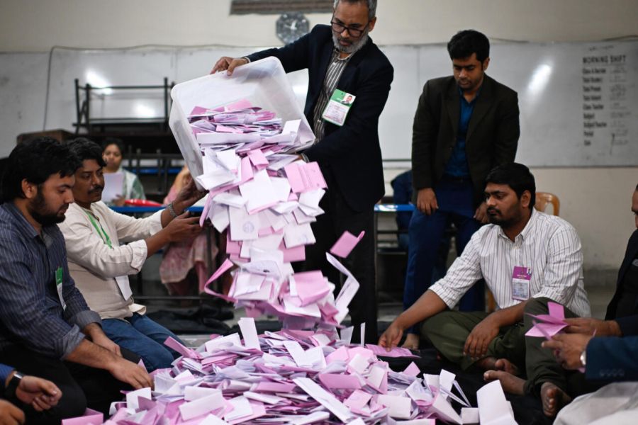 Élections au Bangladesh : Un scrutin historique entaché par la peur et la violence