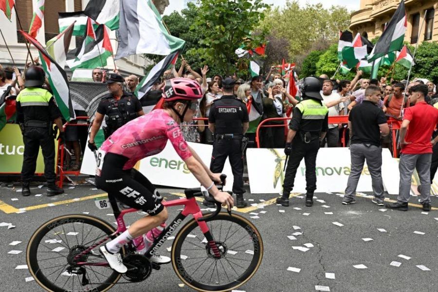 Tour d’Espagne 2025 – La 11ᵉ étape écourtée à Bilbao après des manifestations pro-palestiniennes : un tournant politique dans le cyclisme mondial