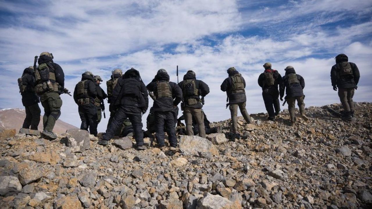 Syrie : Israël frappe deux positions militaires au sud de Damas. Le conflit s'embrase-t-il ? Analyse de la situation explosive.