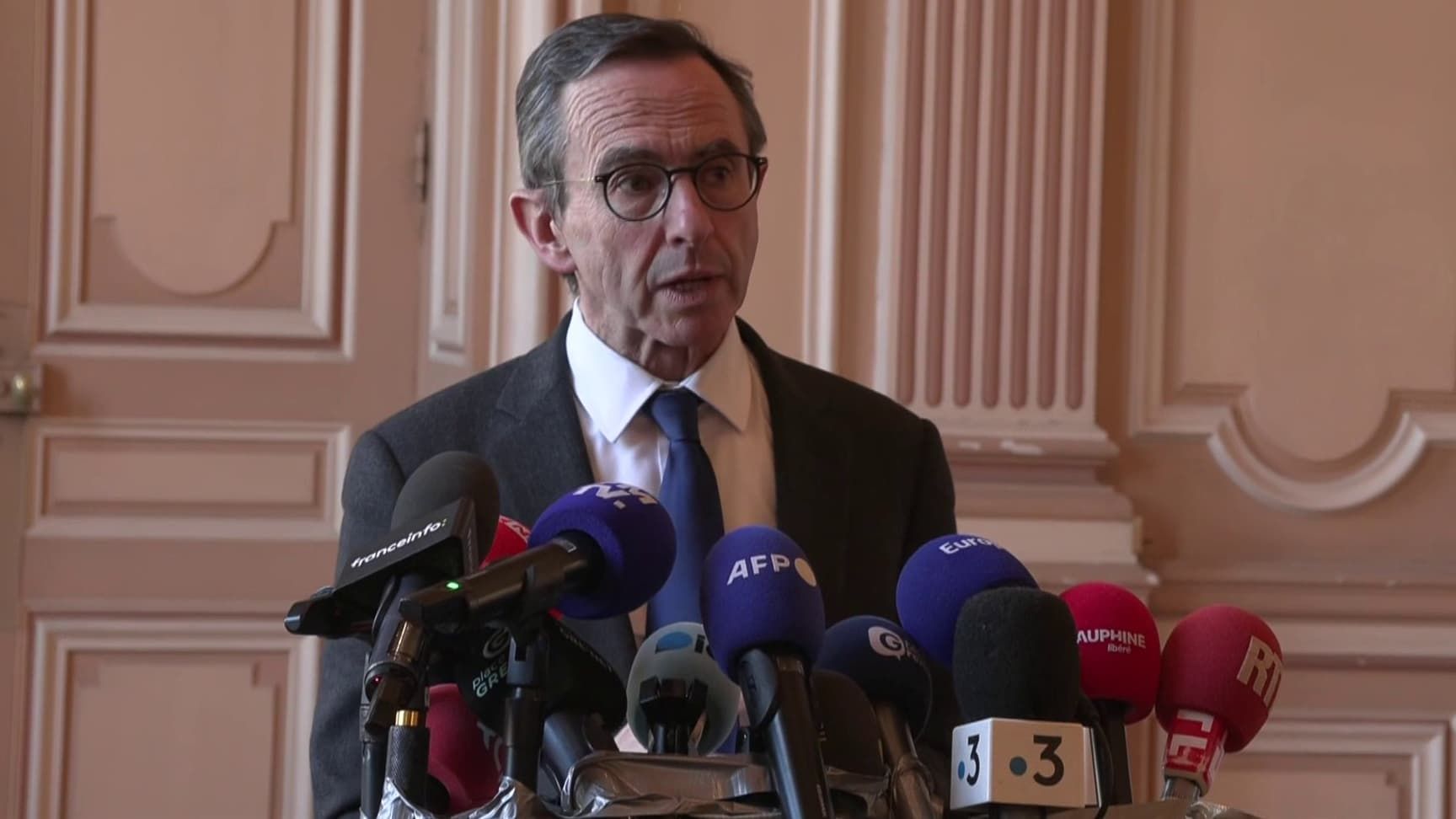 L’obsession sécuritaire : Portrait d'un Bruno Retailleau en quête de contrôle total