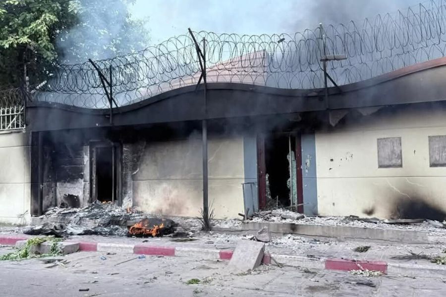 La France déclarée persona non grata en RDC - L’ambassade pillée et incendiée