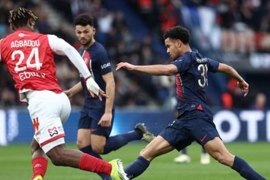Ligue 1 : Le PSG concède le nul face à Reims et voit le titre s'éloigner (1400 mots)